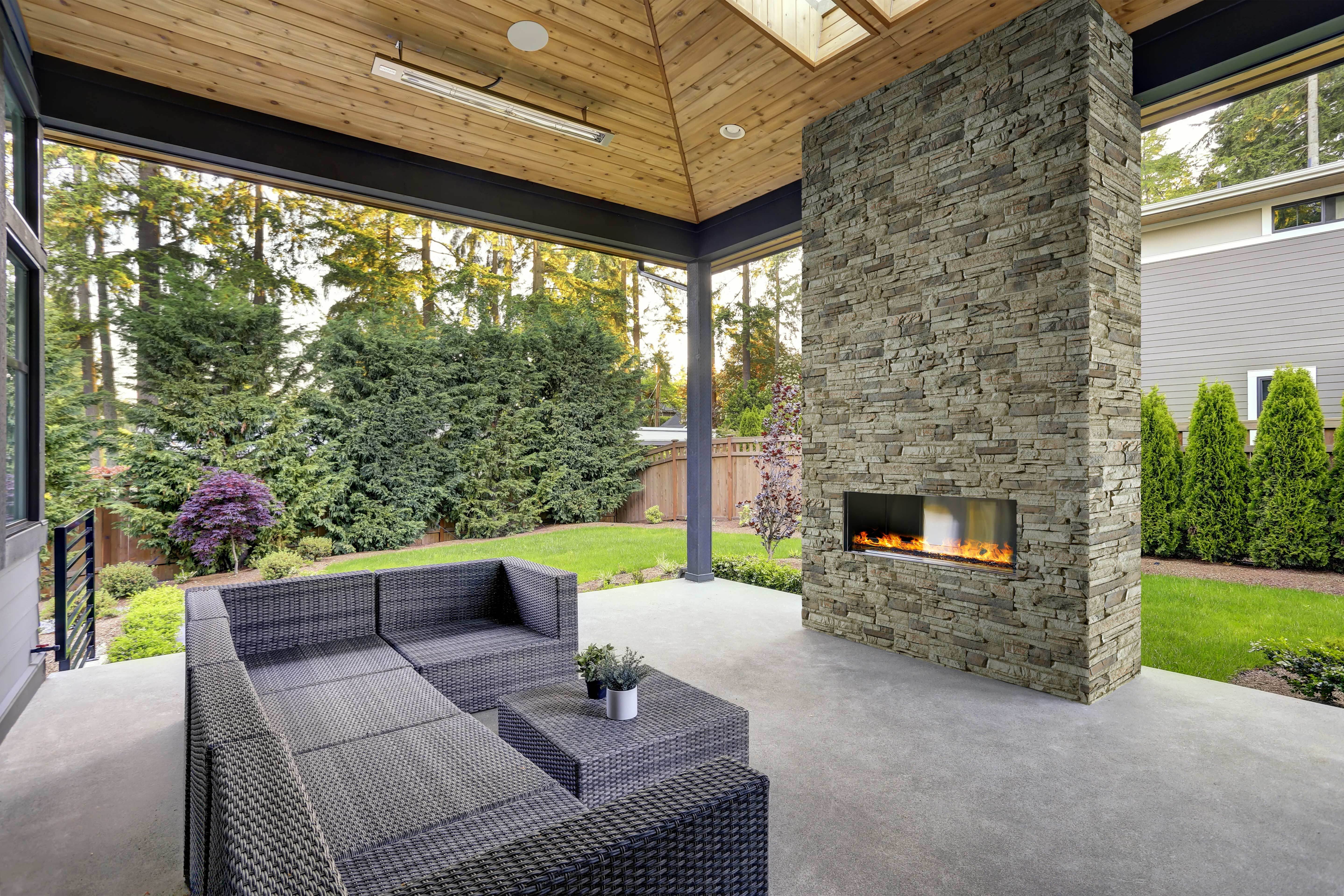 Sedona Dry Stack Wall Panel in Slate Gray.