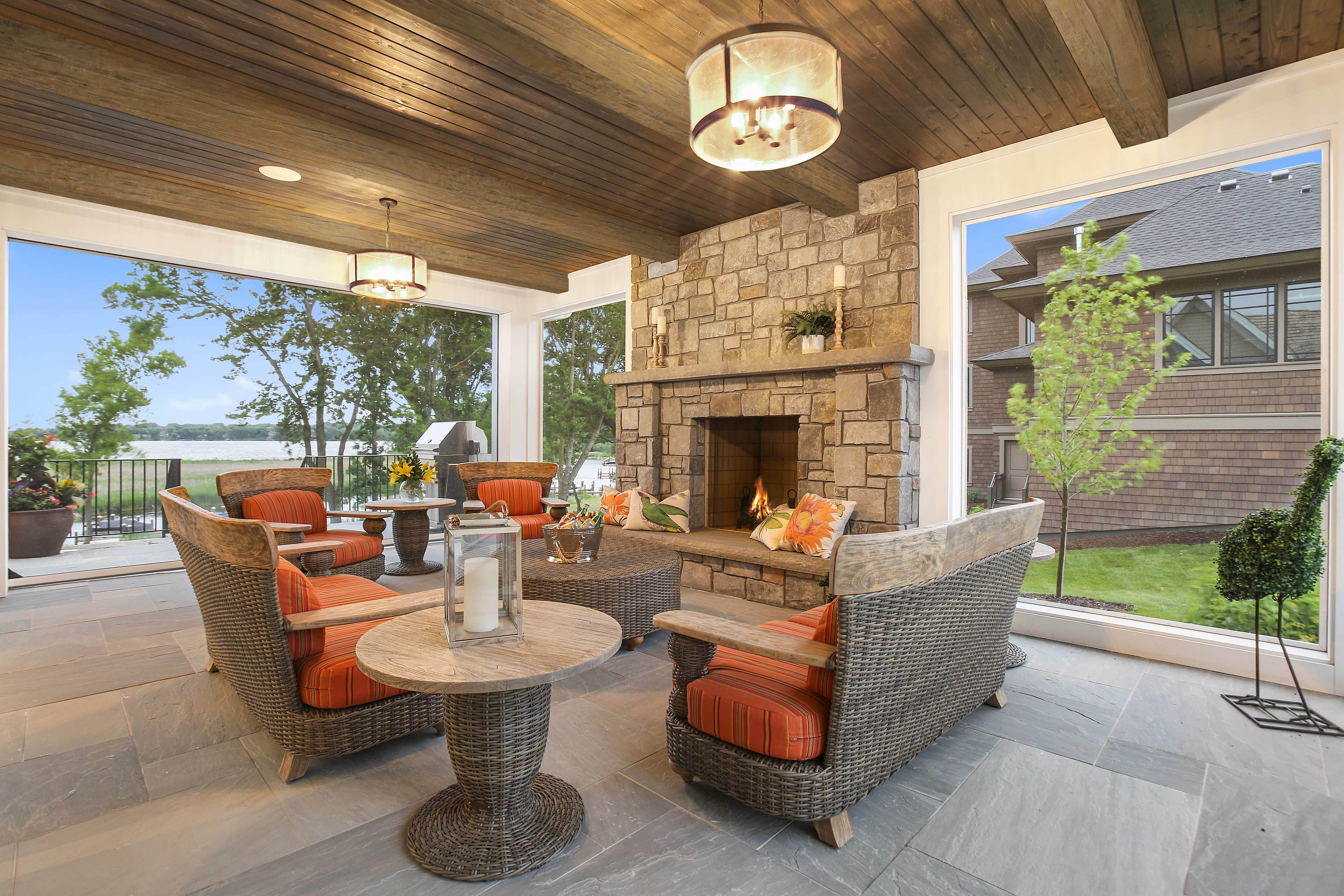 Magnolia Faux Wood Beam in Sable.