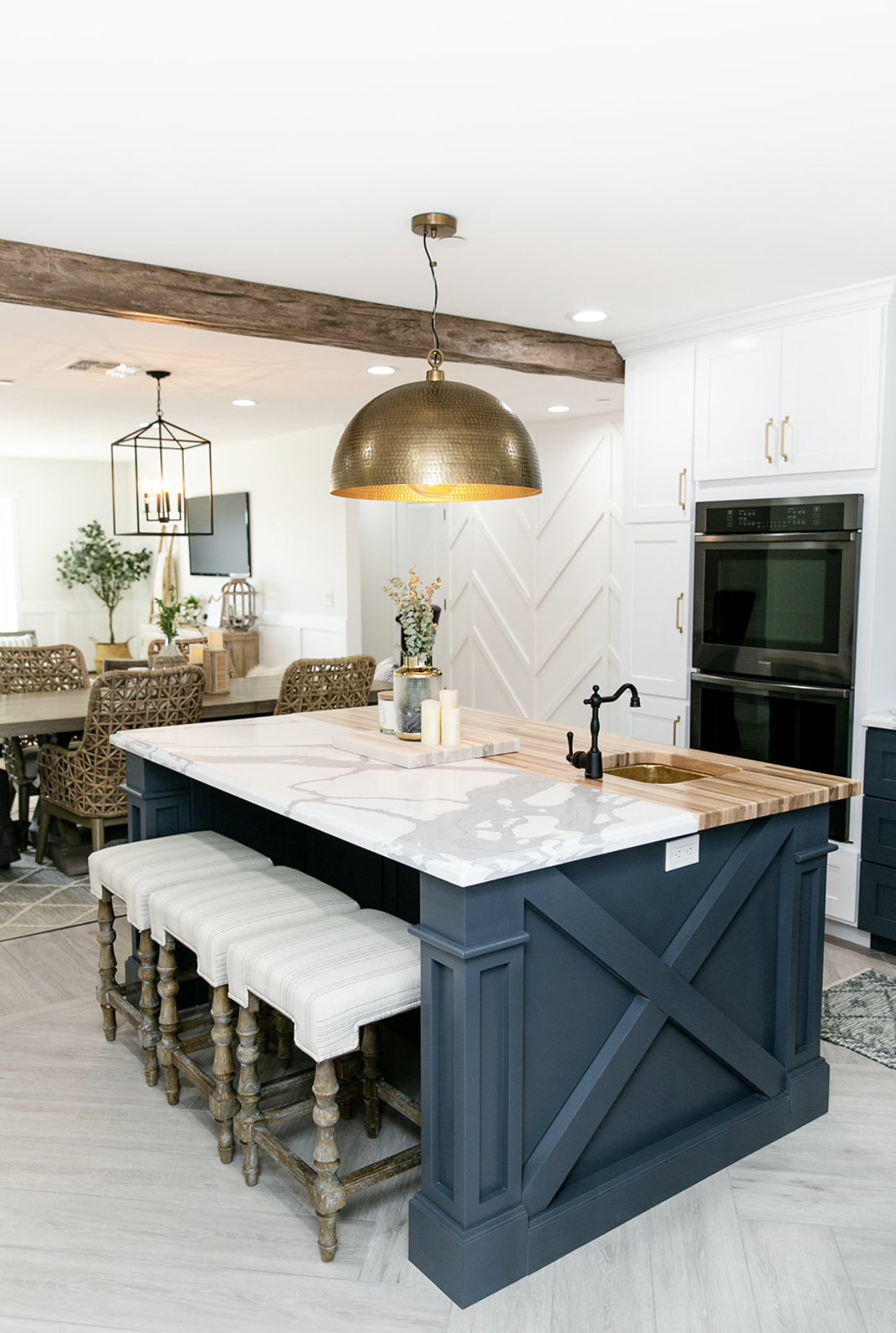 Magnolia Faux Wood Beam in Cappuccino