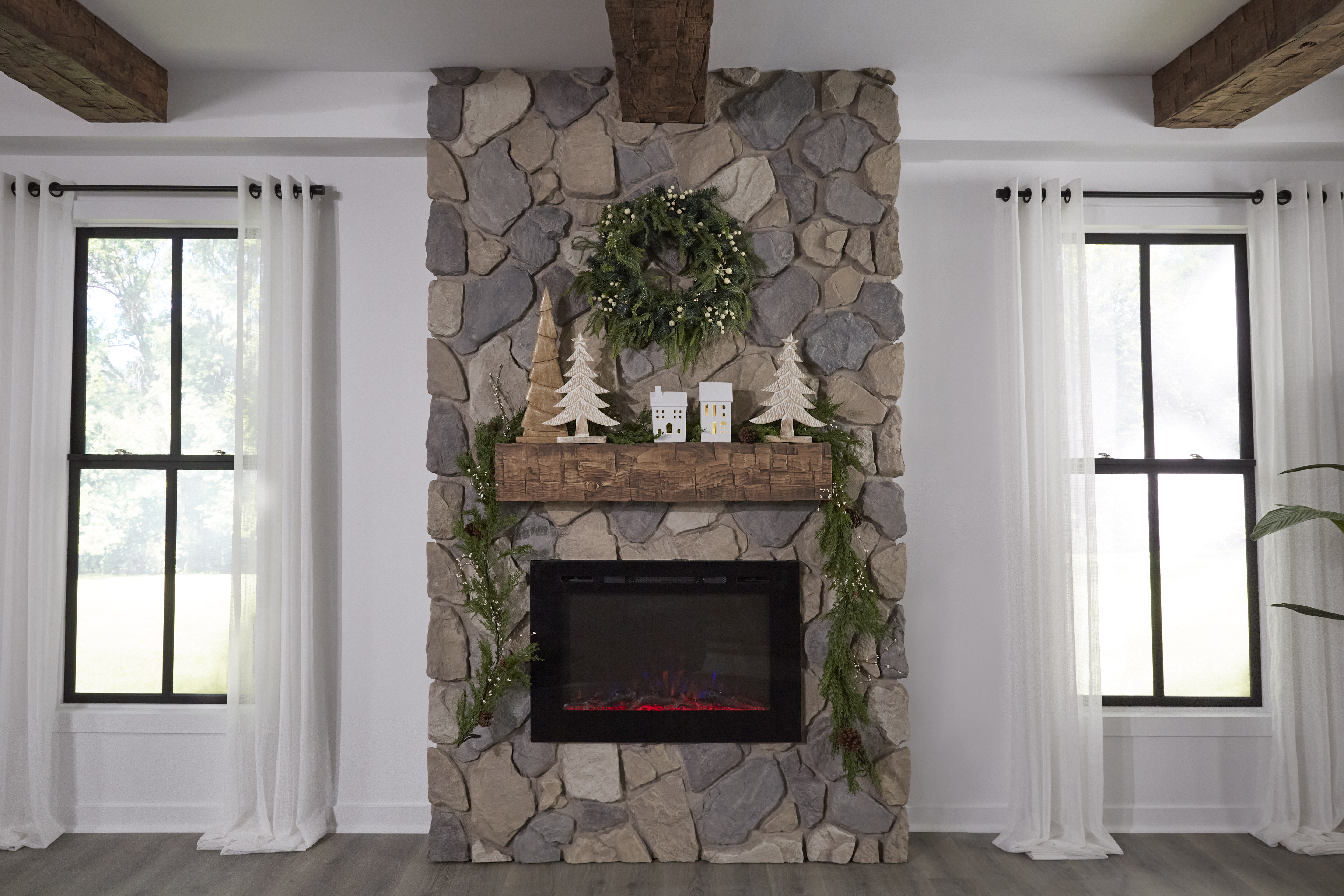 Sardis Fieldstone Faux Stone Wall Panels in Beach Bluff